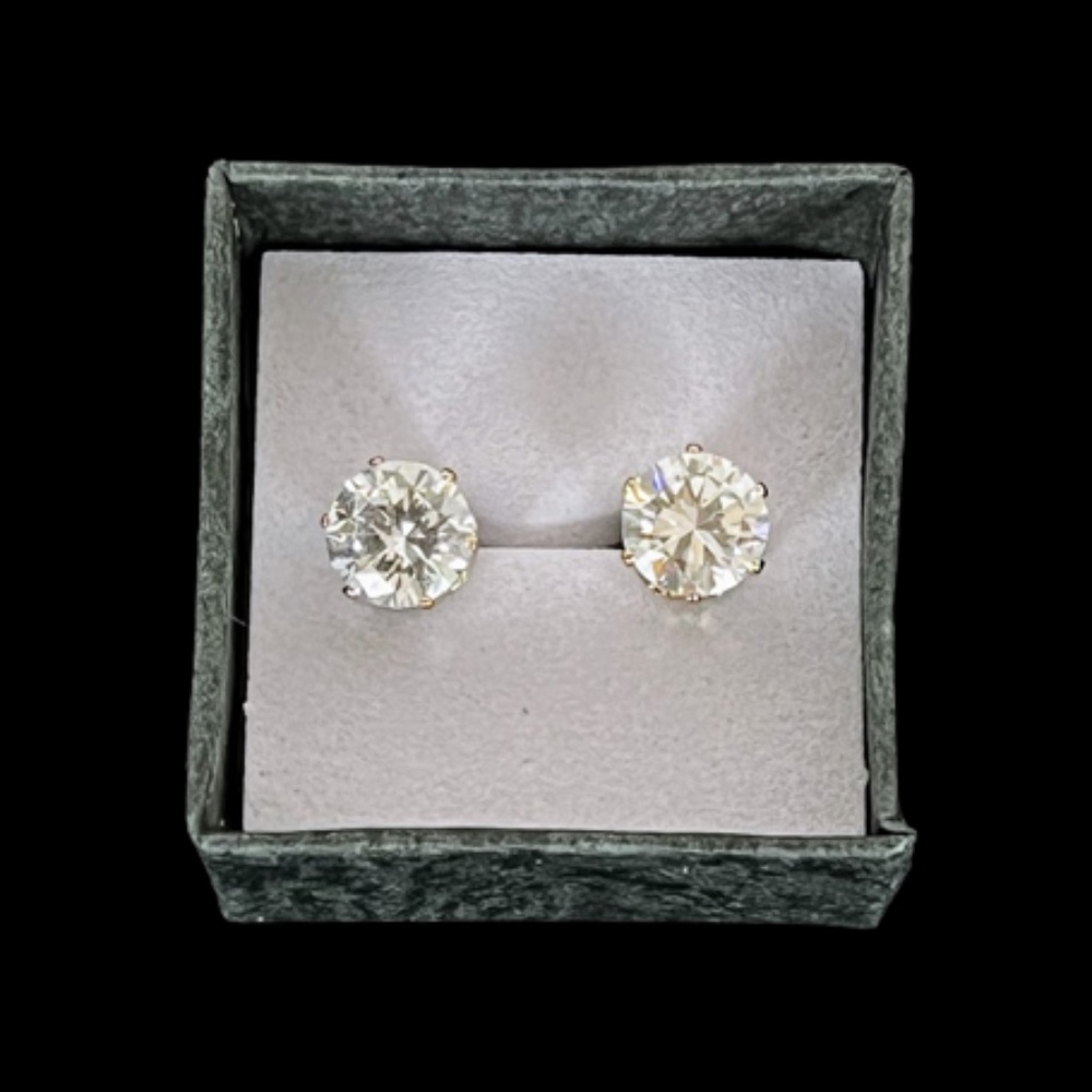 Brilliant Round Crystal or CZ Studs with Posts - Picture 2 of 6